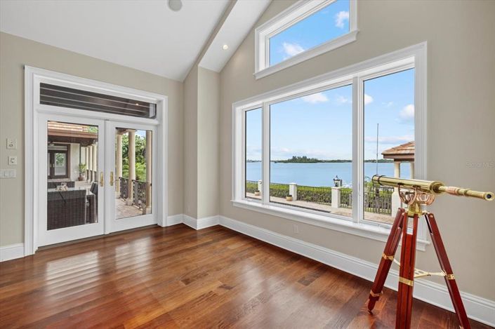 Image No.39-6 Bed Property for sale