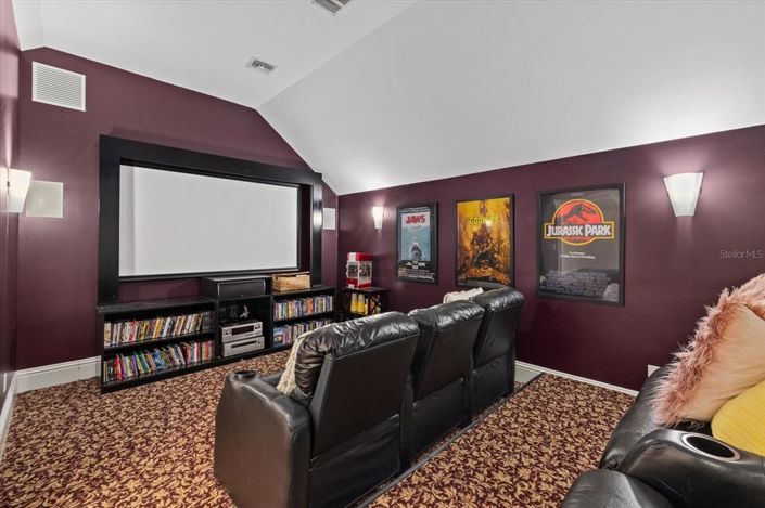 Image No.44-6 Bed Property for sale