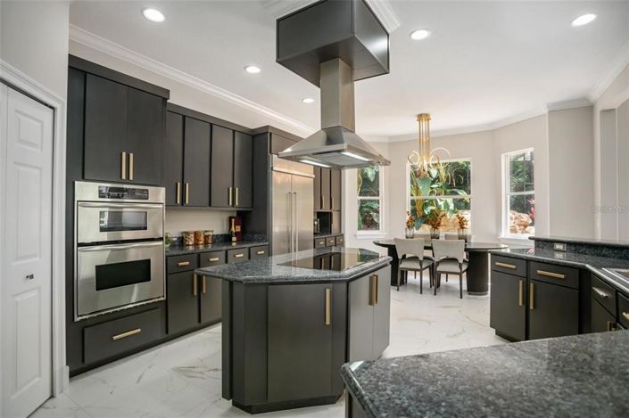 Image No.16-5 Bed Property for sale