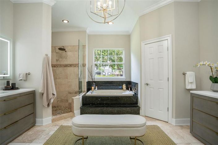 Image No.33-5 Bed Property for sale