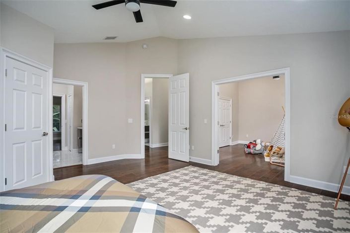 Image No.42-5 Bed Property for sale