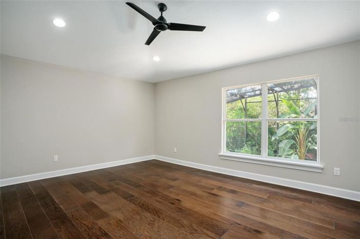 Image No.45-5 Bed Property for sale