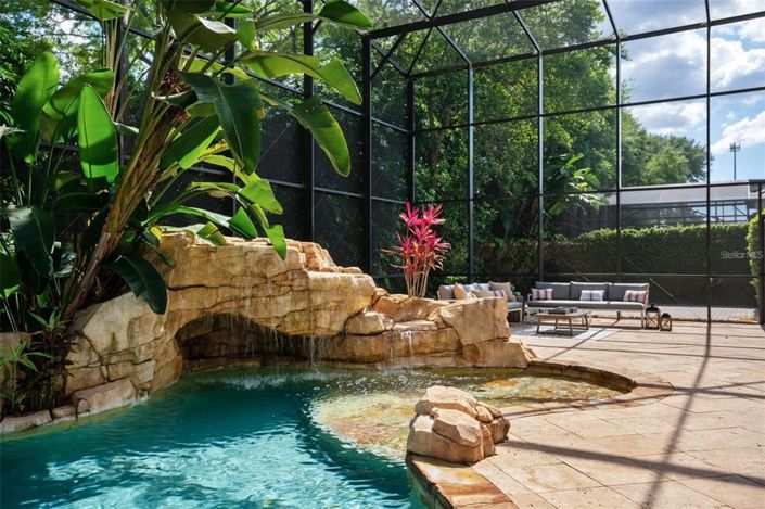 Image No.55-5 Bed Property for sale