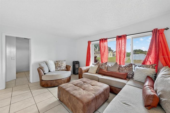 Image No.12-3 Bed Property for sale