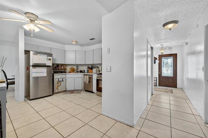 Image No.18-3 Bed Property for sale