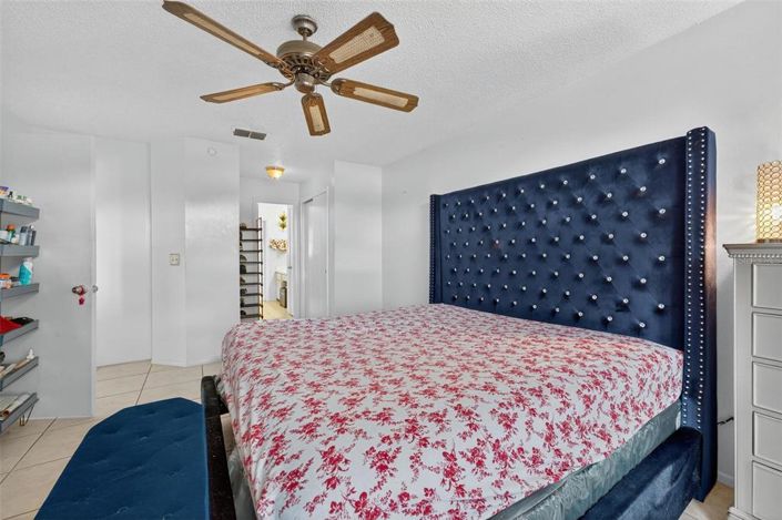 Image No.25-3 Bed Property for sale