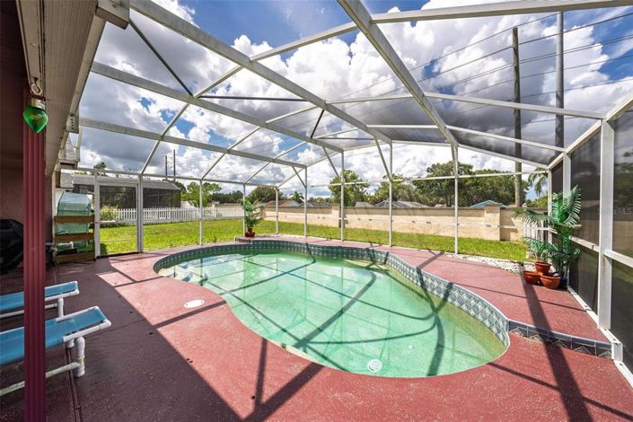 Image No.40-3 Bed Property for sale