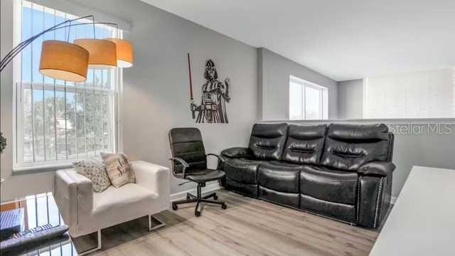 Image No.10-6 Bed Property for sale