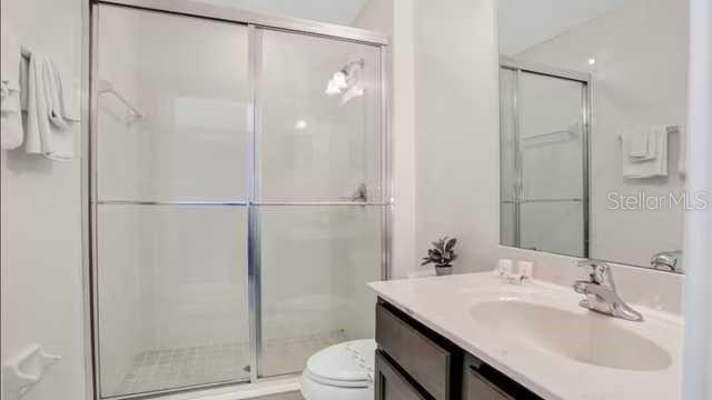 Image No.12-6 Bed Property for sale