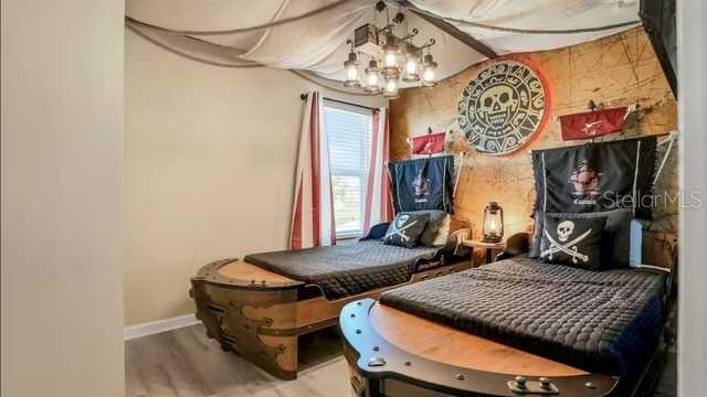 Image No.24-6 Bed Property for sale