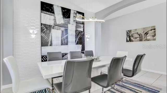 Image No.8-6 Bed Property for sale