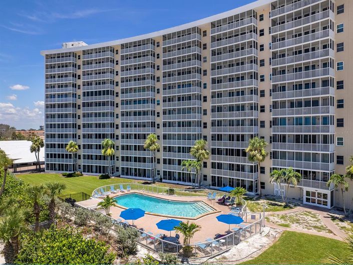 Image No.32-2 Bed Property for sale