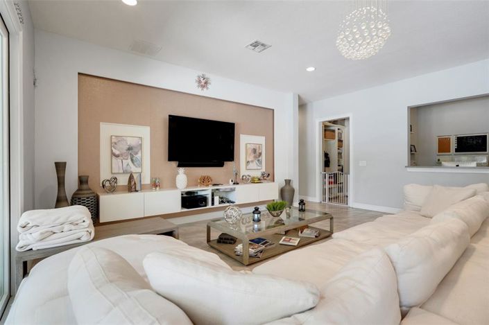 Image No.19-6 Bed Property for sale