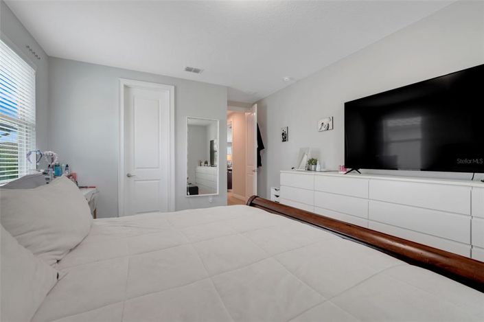 Image No.40-6 Bed Property for sale