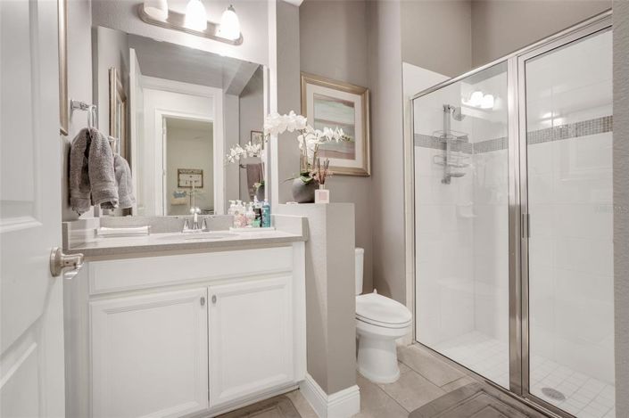 Image No.42-6 Bed Property for sale