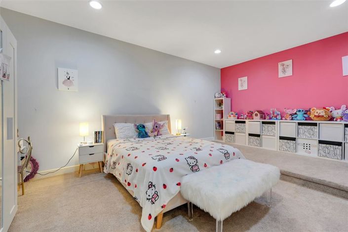 Image No.47-6 Bed Property for sale