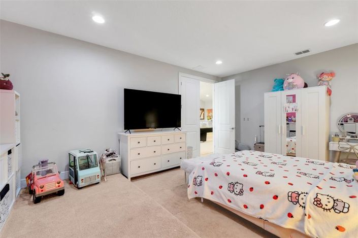 Image No.48-6 Bed Property for sale