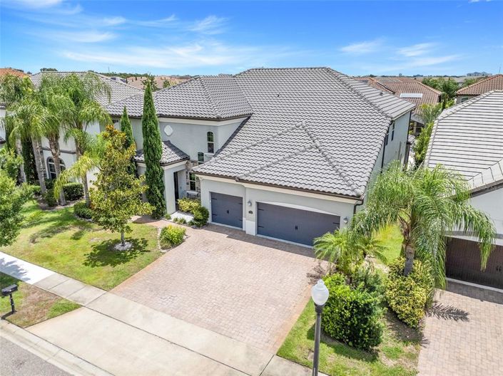 Image No.5-6 Bed Property for sale