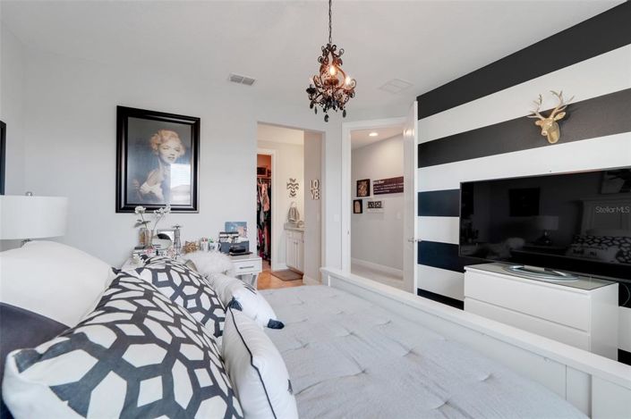 Image No.55-6 Bed Property for sale