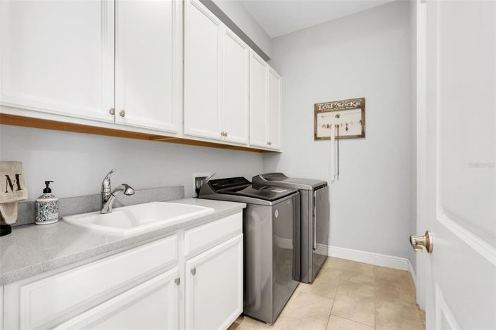 Image No.59-6 Bed Property for sale