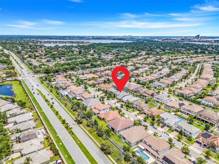 Image No.8-6 Bed Property for sale