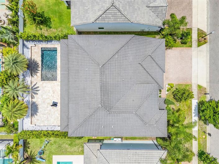 Image No.9-6 Bed Property for sale