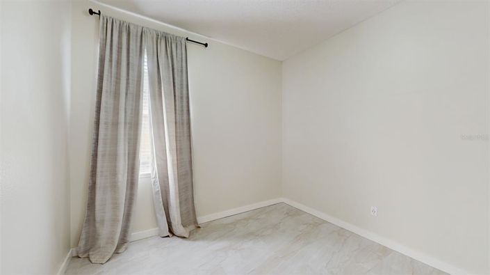 Image No.18-4 Bed Property for sale