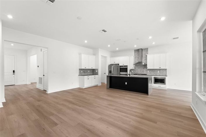 Image No.12-4 Bed Property for sale