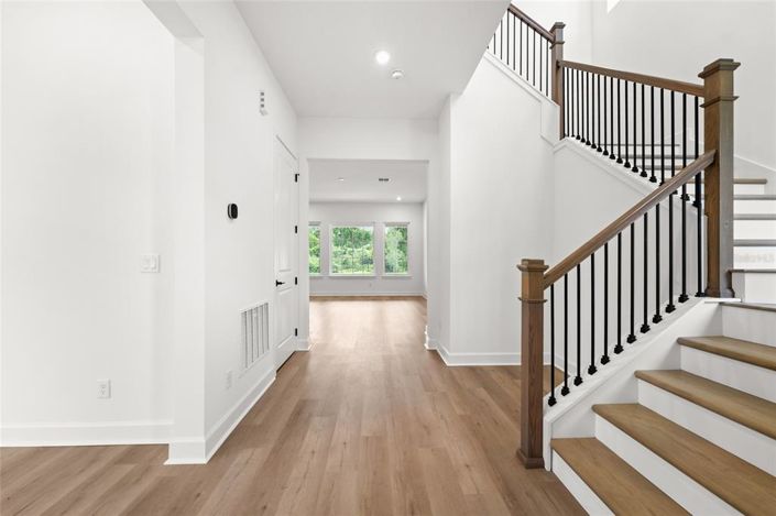 Image No.4-4 Bed Property for sale