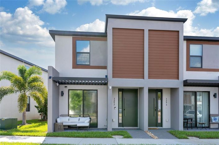 Image No.45-3 Bed Townhouse for sale