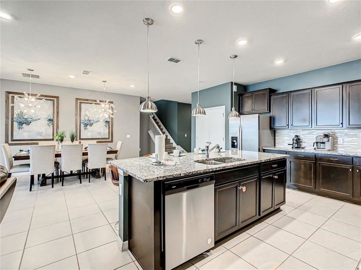 Image No.11-10 Bed Property for sale