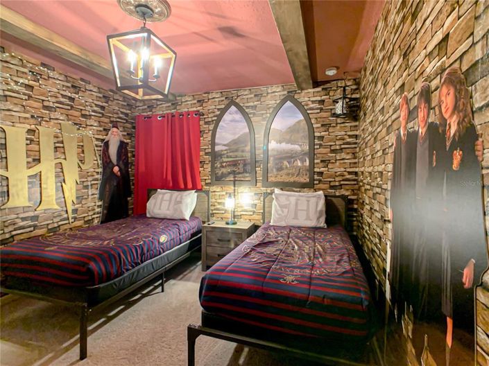 Image No.47-10 Bed Property for sale