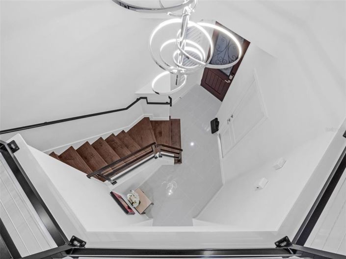 Image No.15-6 Bed Property for sale