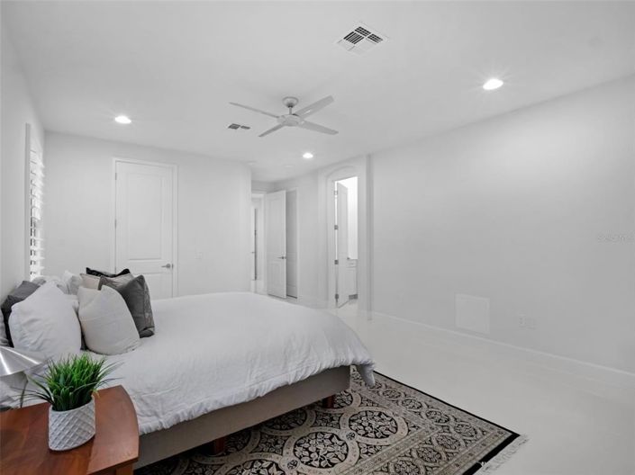 Image No.19-6 Bed Property for sale