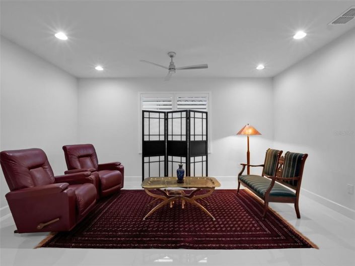 Image No.29-6 Bed Property for sale