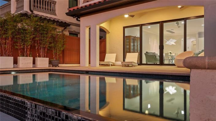 Image No.3-6 Bed Property for sale