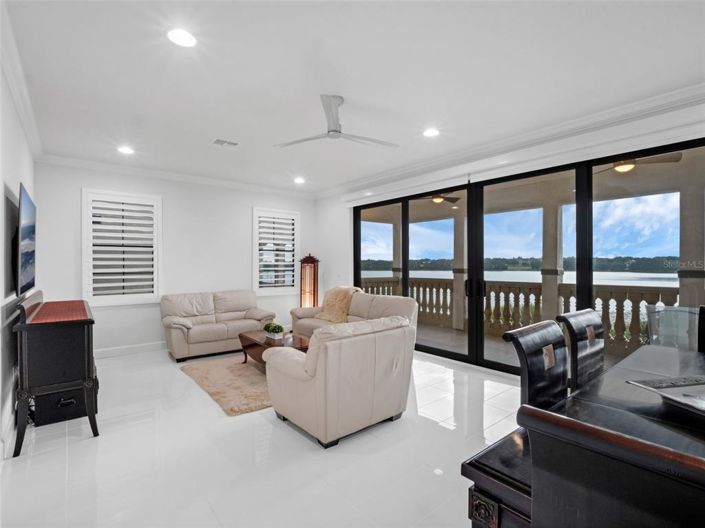 Image No.30-6 Bed Property for sale