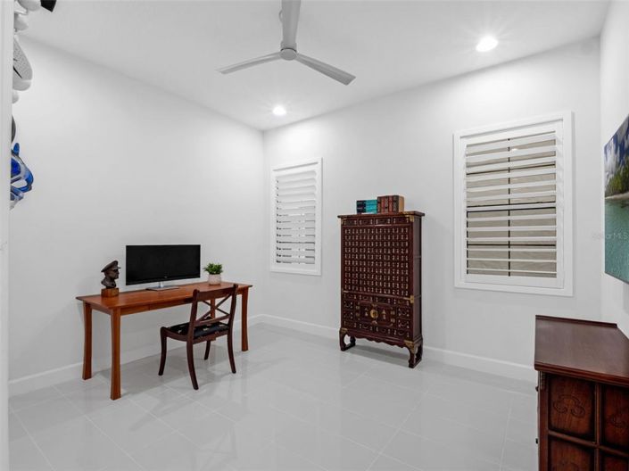 Image No.32-6 Bed Property for sale