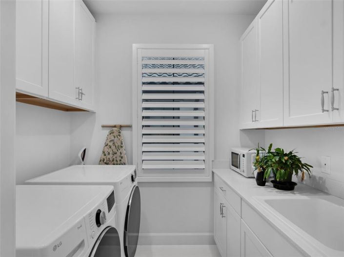 Image No.34-6 Bed Property for sale