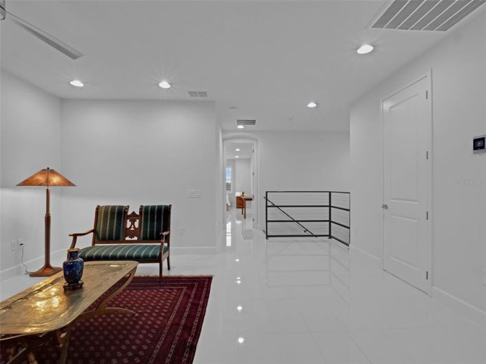 Image No.36-6 Bed Property for sale