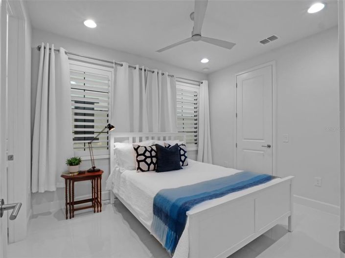 Image No.39-6 Bed Property for sale