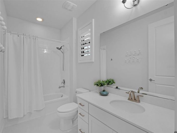 Image No.40-6 Bed Property for sale