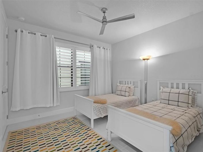 Image No.42-6 Bed Property for sale