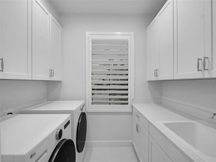 Image No.44-6 Bed Property for sale