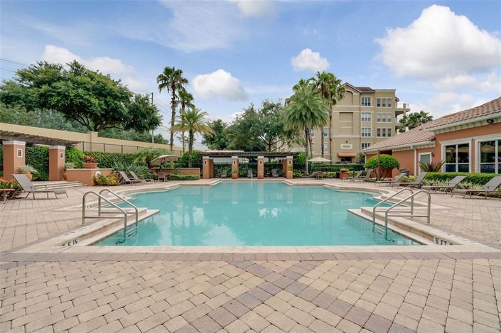 Image No.60-6 Bed Property for sale