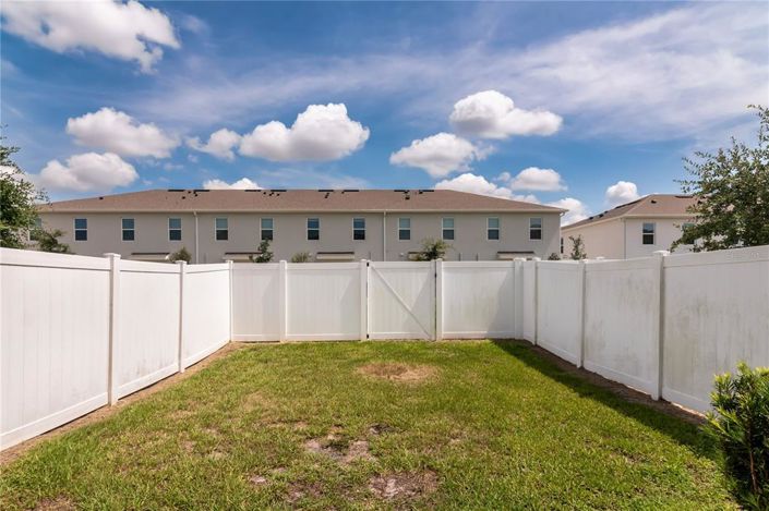 Image No.25-3 Bed Townhouse for sale