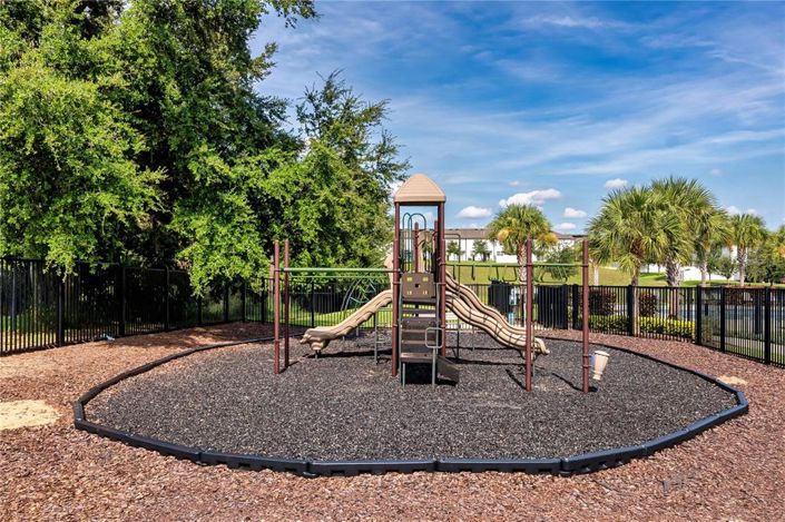 Image No.35-3 Bed Townhouse for sale