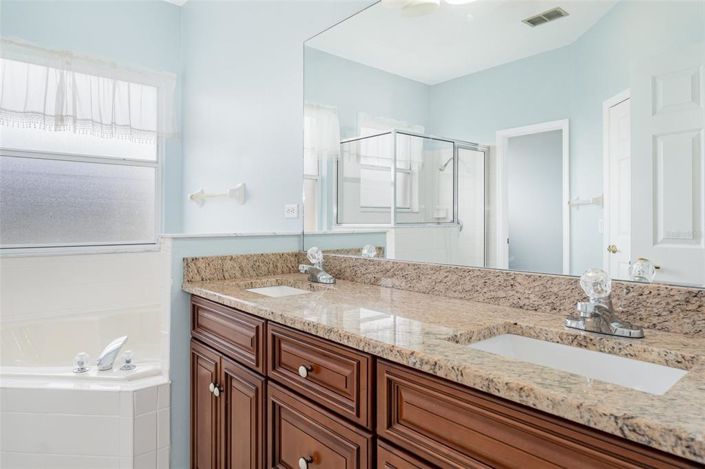 Image No.3-4 Bed Property for sale