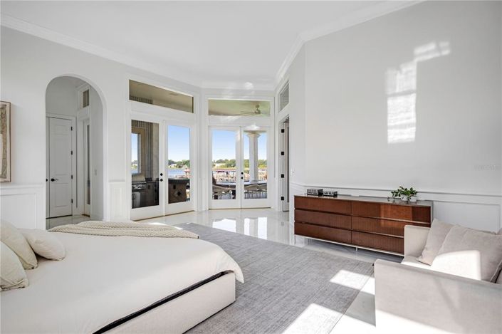 Image No.45-6 Bed Property for sale