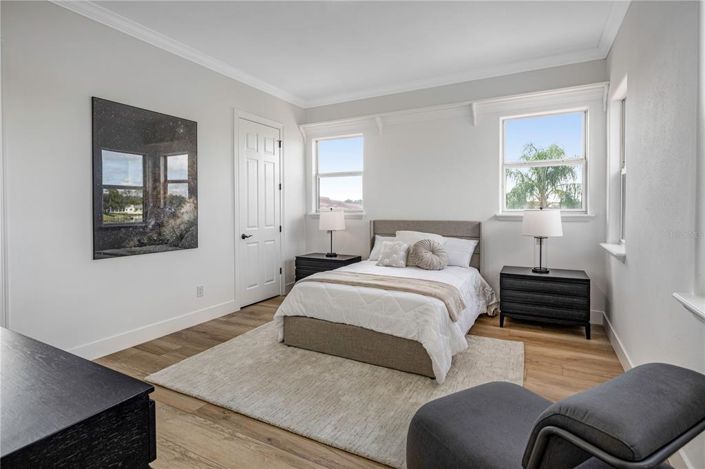 Image No.52-6 Bed Property for sale